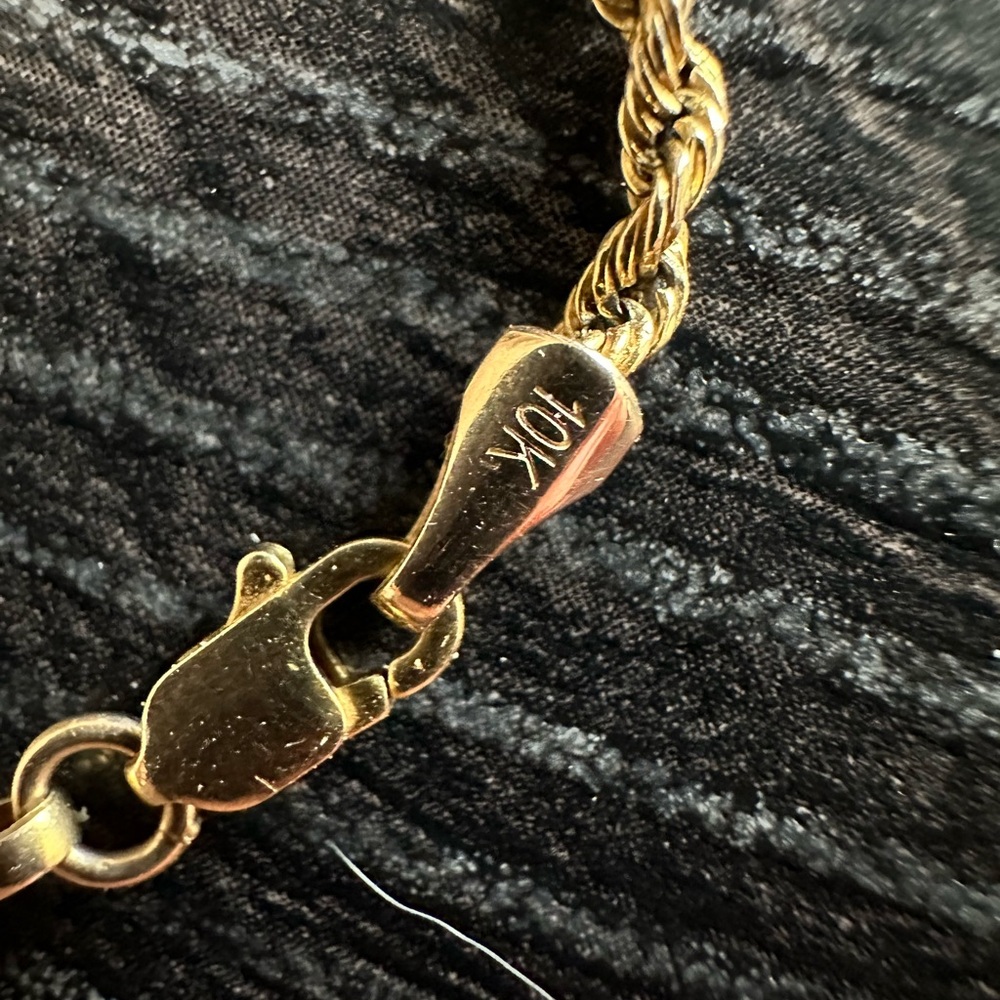 Gold Chain - Picture 2 of 2